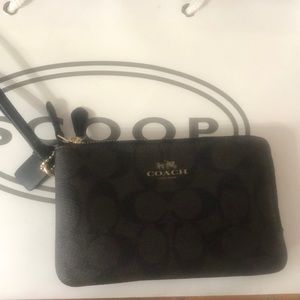 Clearance 🌹$10 Coach two zipper wristbands pouch